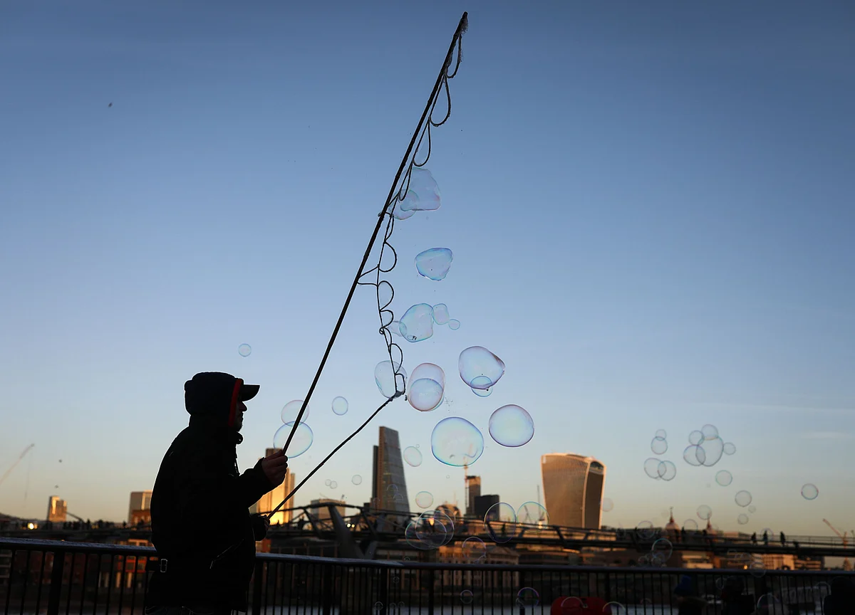 Market Defying Logic, But Not In A Bubble Yet, Says Oaktree’s Howard Marks