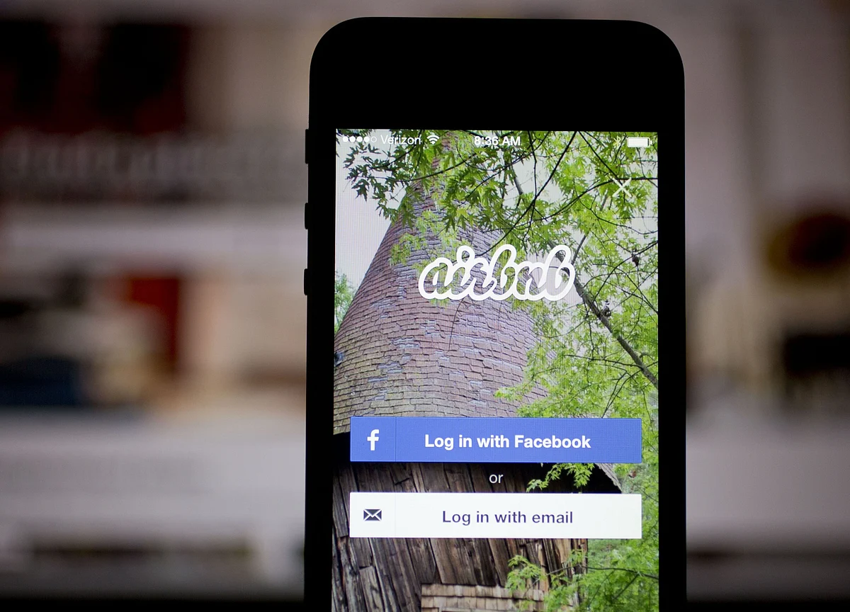 Airbnb Revamps Corporate Governance, Tying Bonuses to Safety