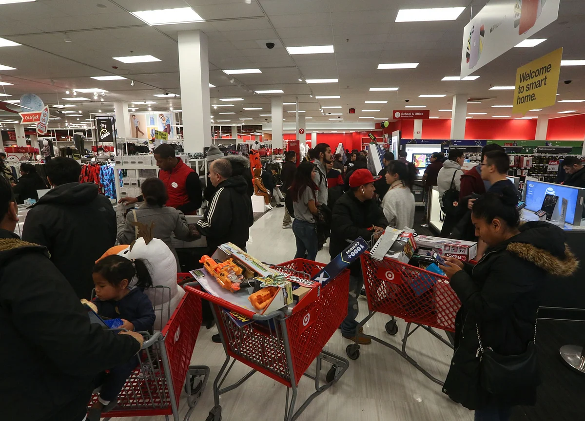 Walmart, Target Outdraw Department Stores: Black Friday Update