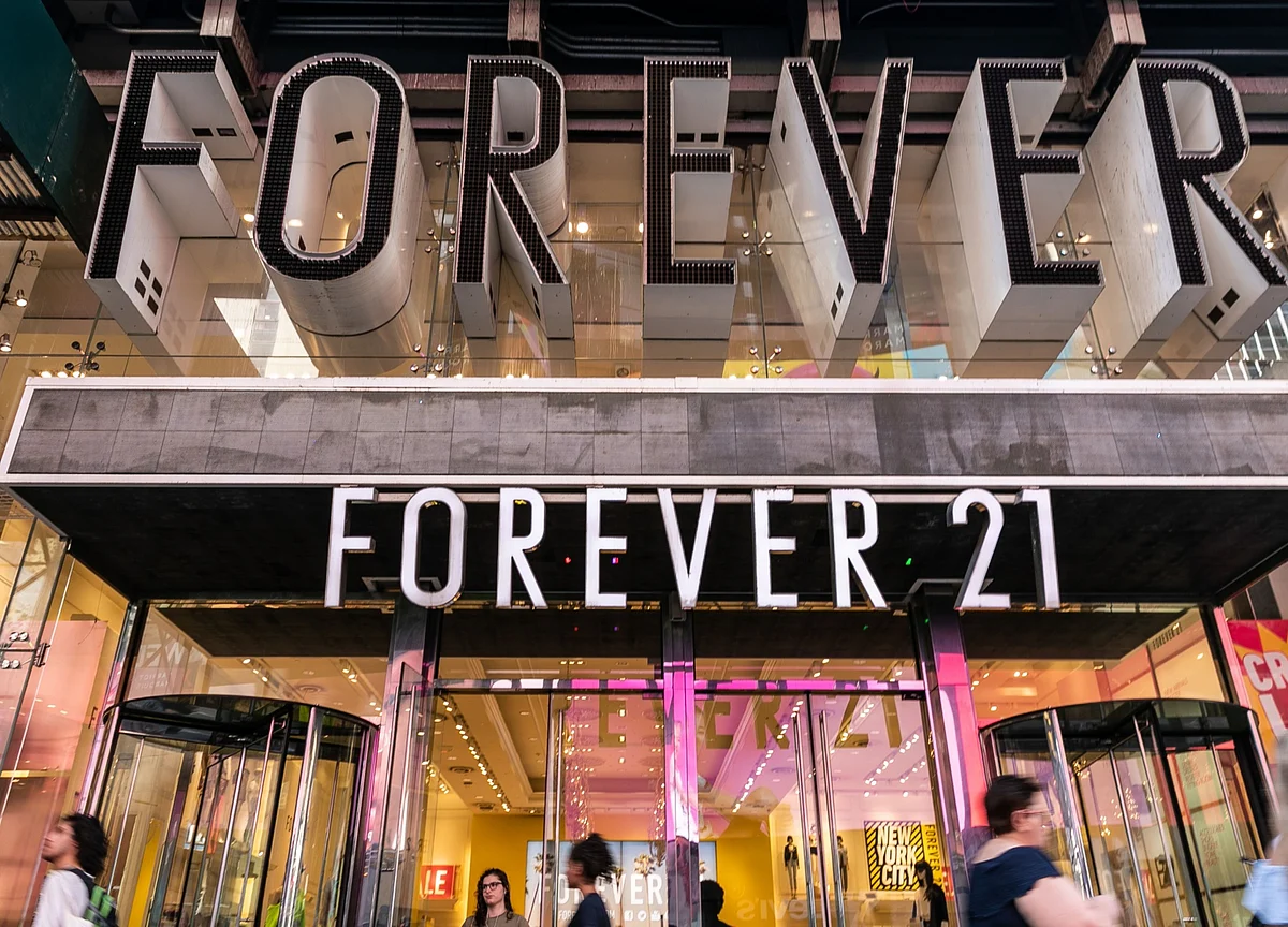 Judge to Approve Forever 21 Sale That Ends Founders’ Control