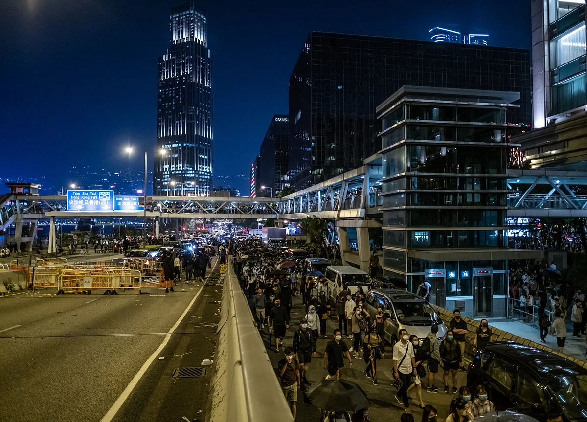 Hong Kong’s Wealthy Aren’t Giving Up on the City Just Yet