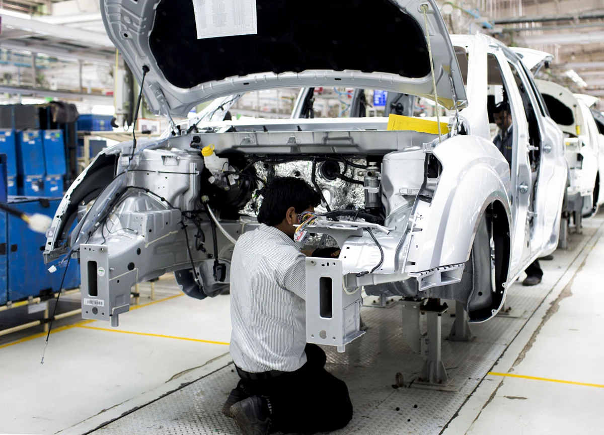 Festive Buys, New Models Help Passenger Vehicle Sales Snap 11-Month Slide In October