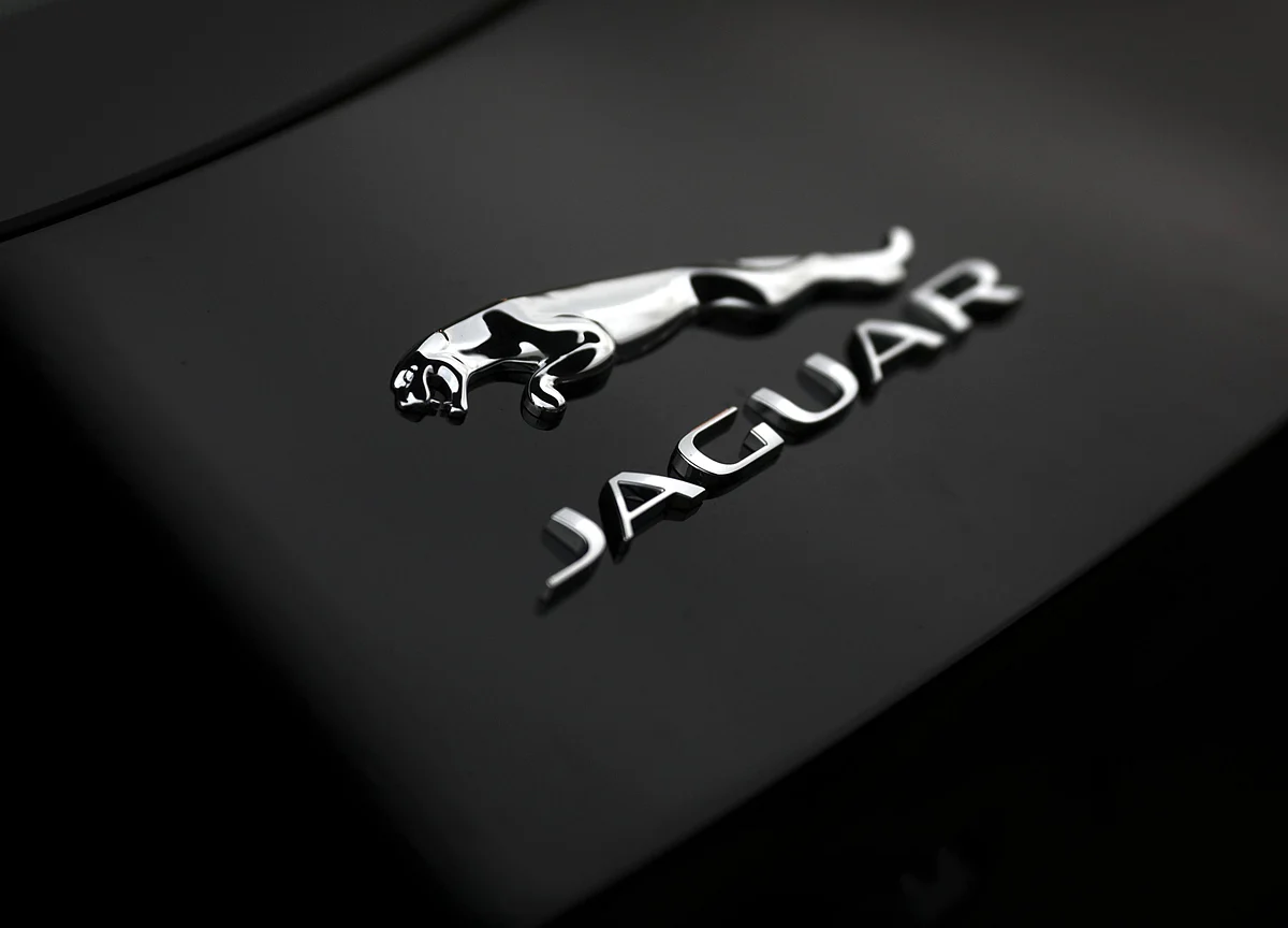 Jaguar Bond Risk Falls Most on Record as China Sales Revive