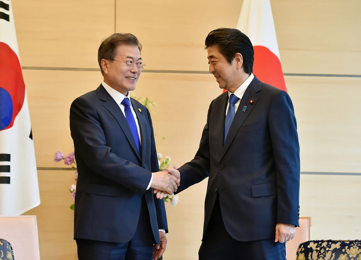 U.S. Sees Japan-South Korea Thaw as Last Hope to Save Intel Pact