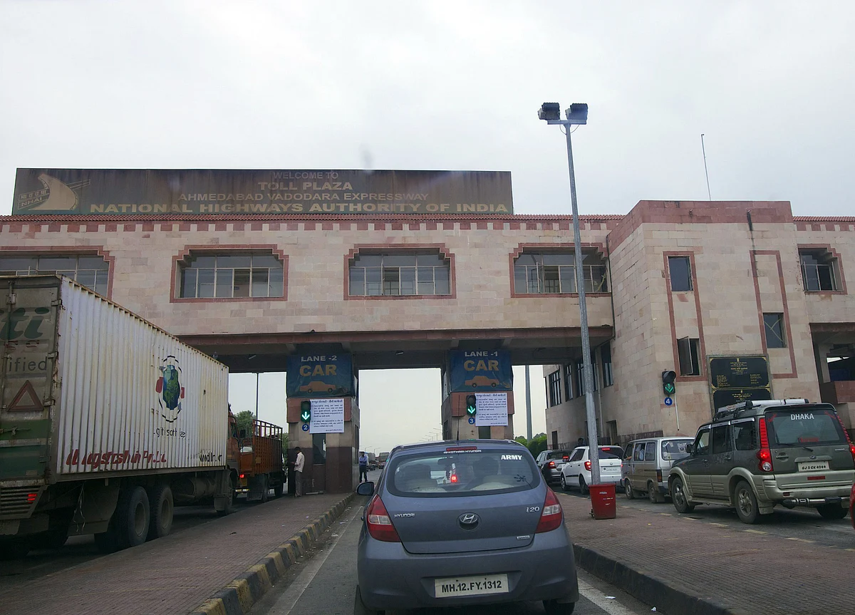 Government Extends Mandatory FASTag Roll Out Date To Dec. 15