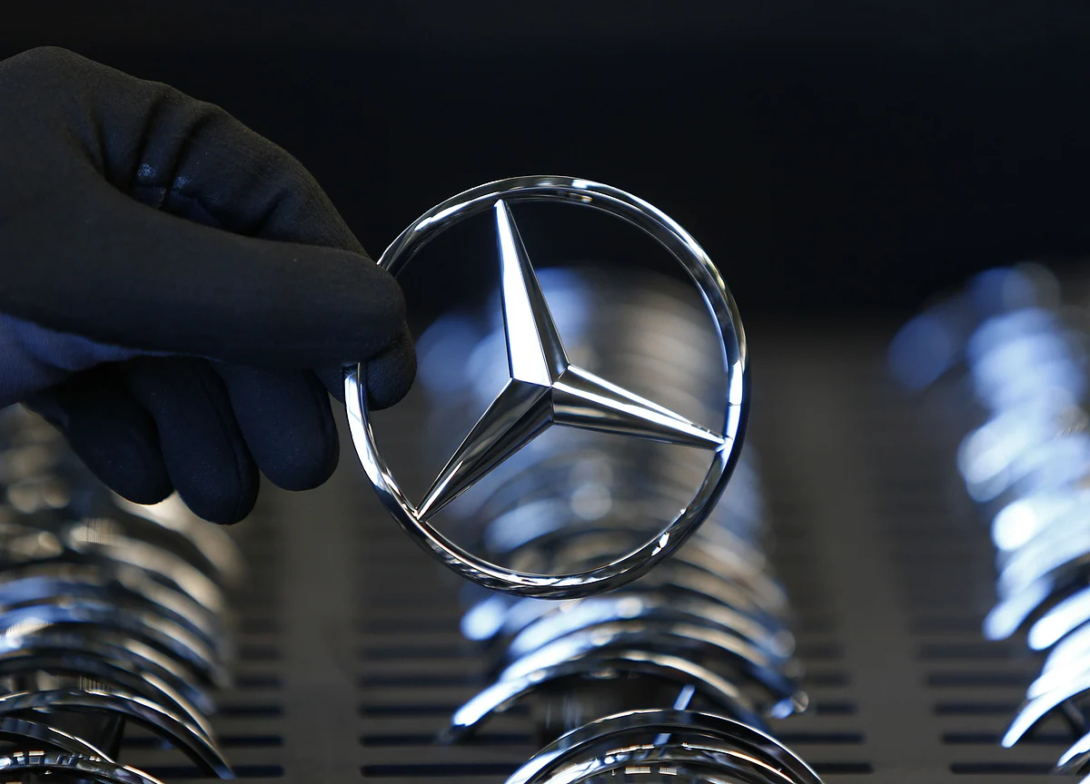 Mercedes Delays Electric Debut After Jaguar and Audi SUVs Flop