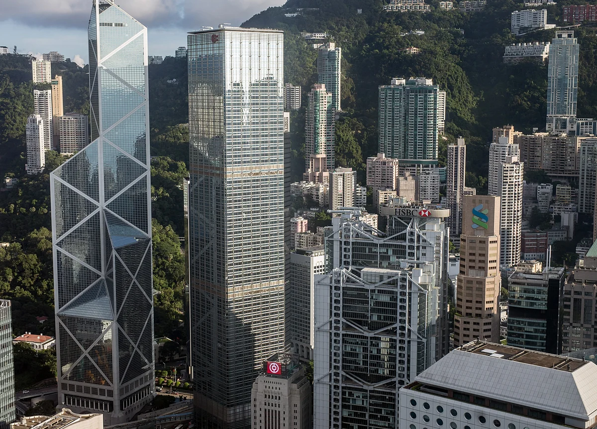 Hong Kong’s Rich Open More Offshore Accounts as Backup Plan, Bankers Say