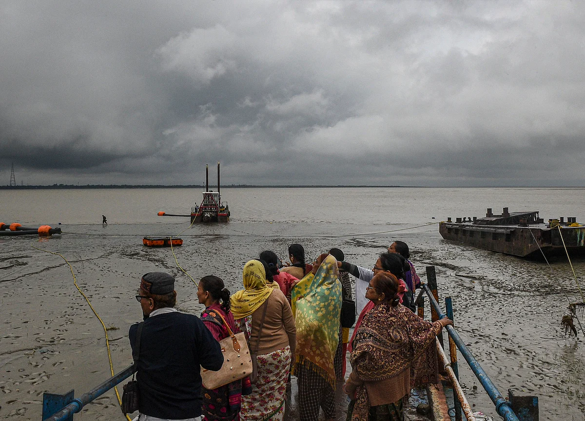 Two Killed, Over 21 Lakh People Evacuated As Cyclone Bulbul Hits Bangladesh