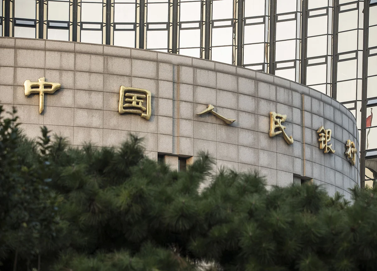 China Trims Market Borrowing Costs as Economic Outlook Dims