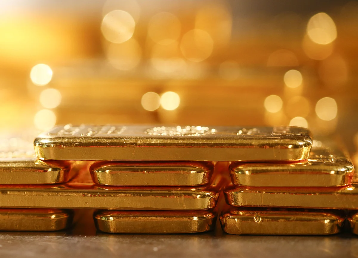 Gold Imports Dip 40% In April-November To $12.3 Billion