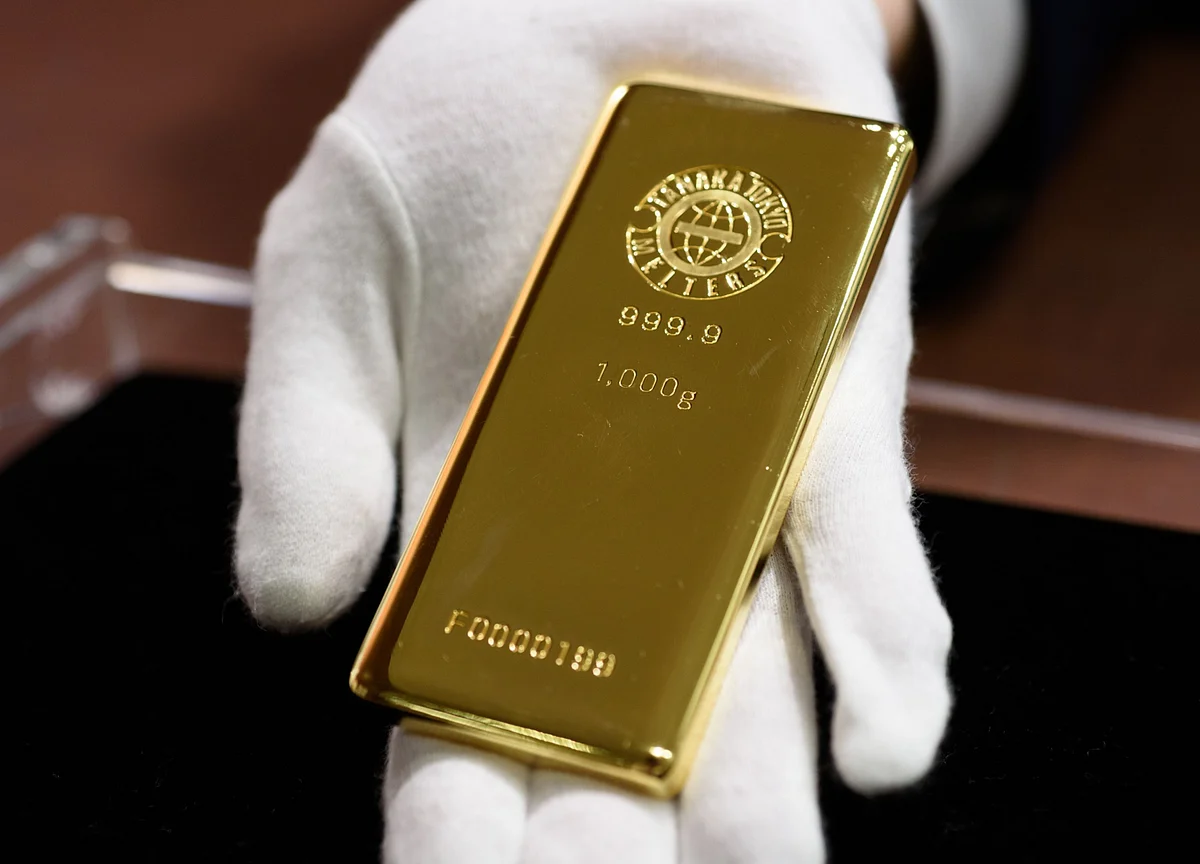 Gold Zooms Toward $1,700 as Virus Fuels a ‘Plethora’ of Concerns