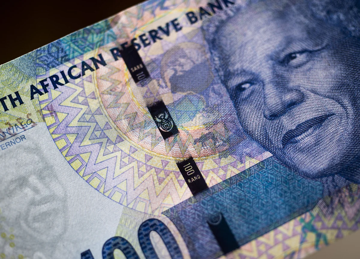 Rand Rallies With Bonds as South Africa Dodges Moody’s Downgrade