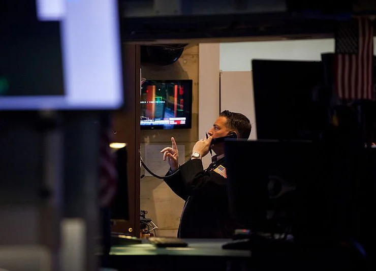 Stock Bulls Just Got a Wake-Up Call in a World of Confusion