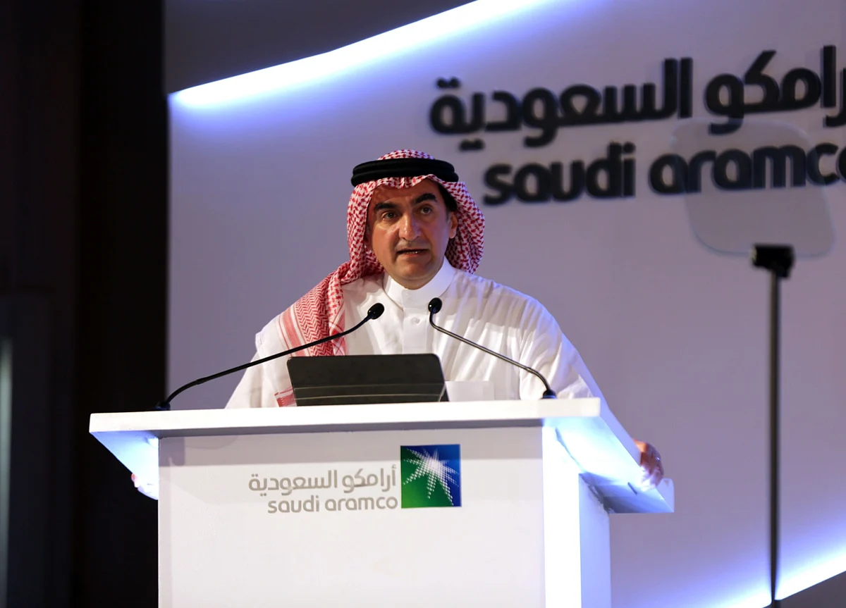 China Considers Up to $10 Billion Stake in Saudi State Oil Giant’s IPO