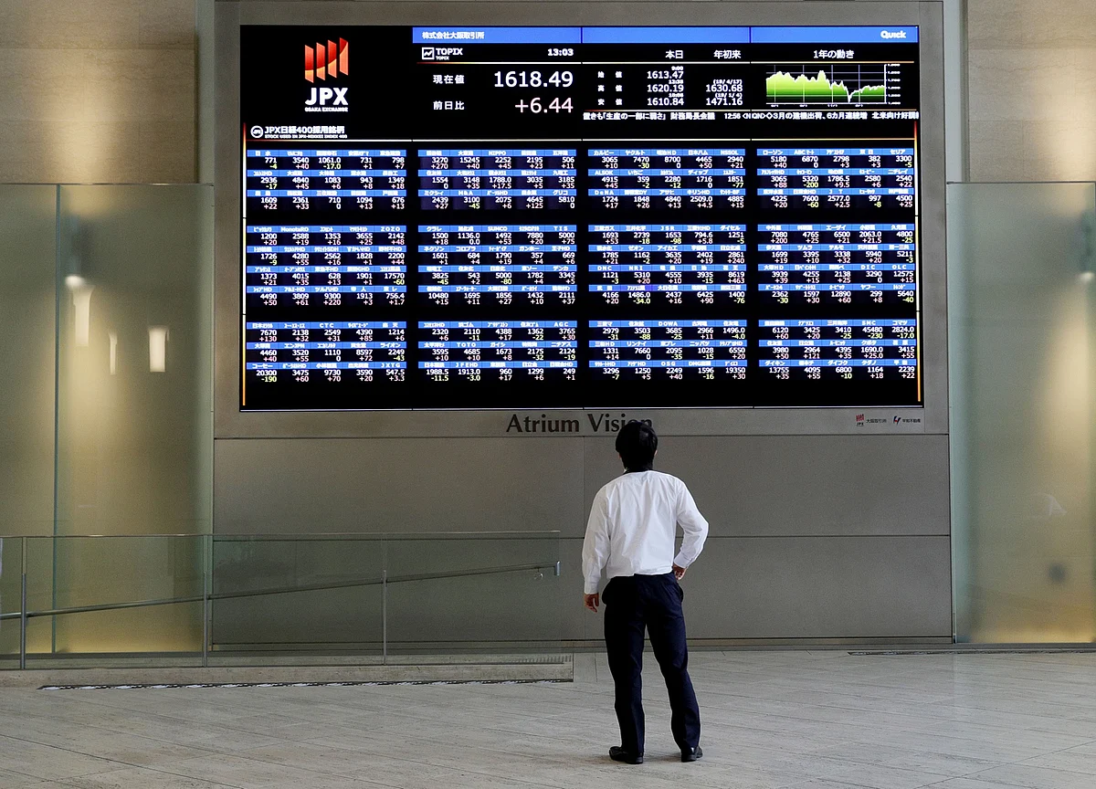 Stocks Fall in Light Trading; Bonds, Dollar Drop: Markets Wrap