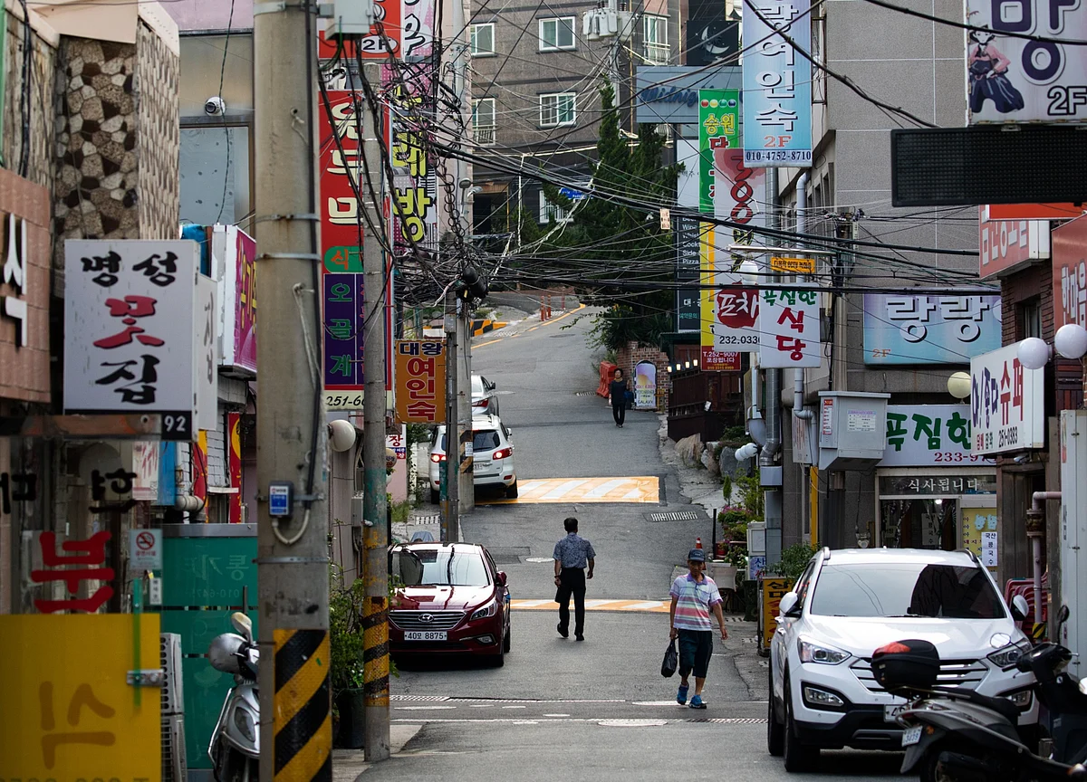 South Korean Unemployment Edges Up For a Third Month