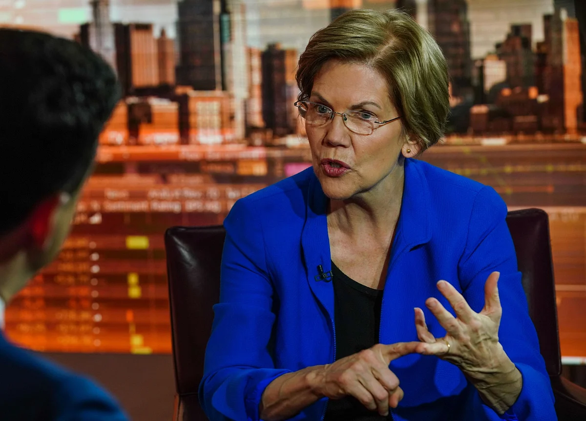 Warren Is Drafting U.S. Legislation to Reverse ‘Mega Mergers’
