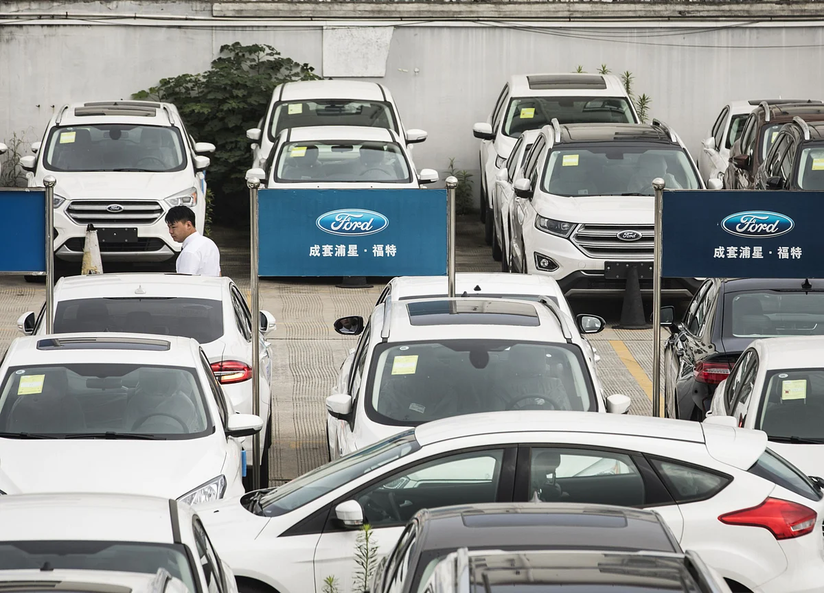 China Car Market Heads for Unprecedented Second Annual Drop