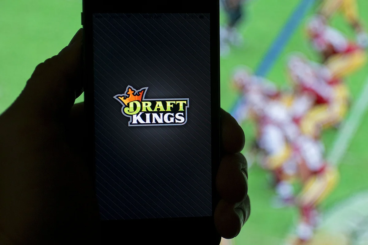 DraftKings Goes Public in $3.3 Billion Deal With Diamond