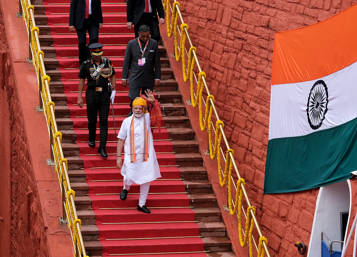 Modi Risks Losing Focus on Indian Economy as Protests Build