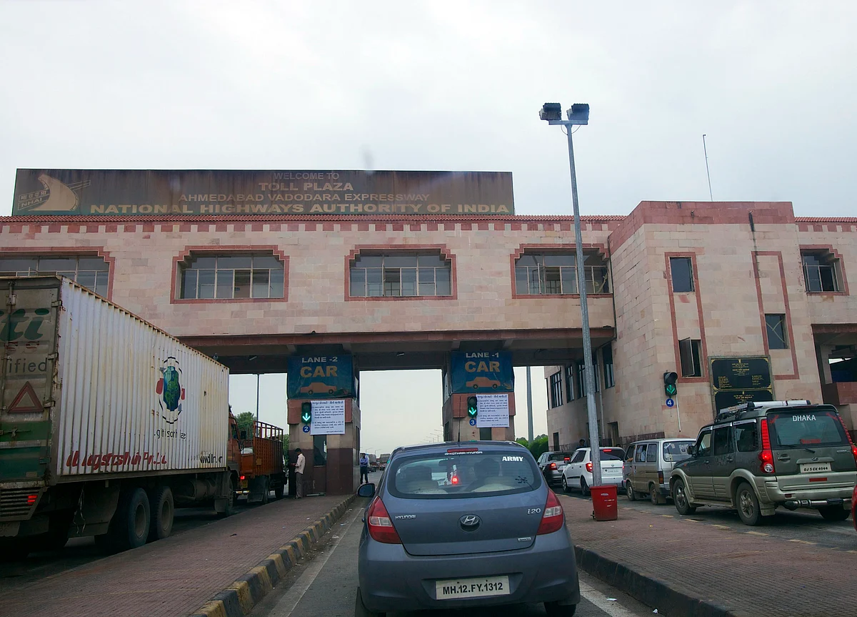 Mandating FASTags At Toll Plazas To Help Improve Transportation Efficiency: SIAM