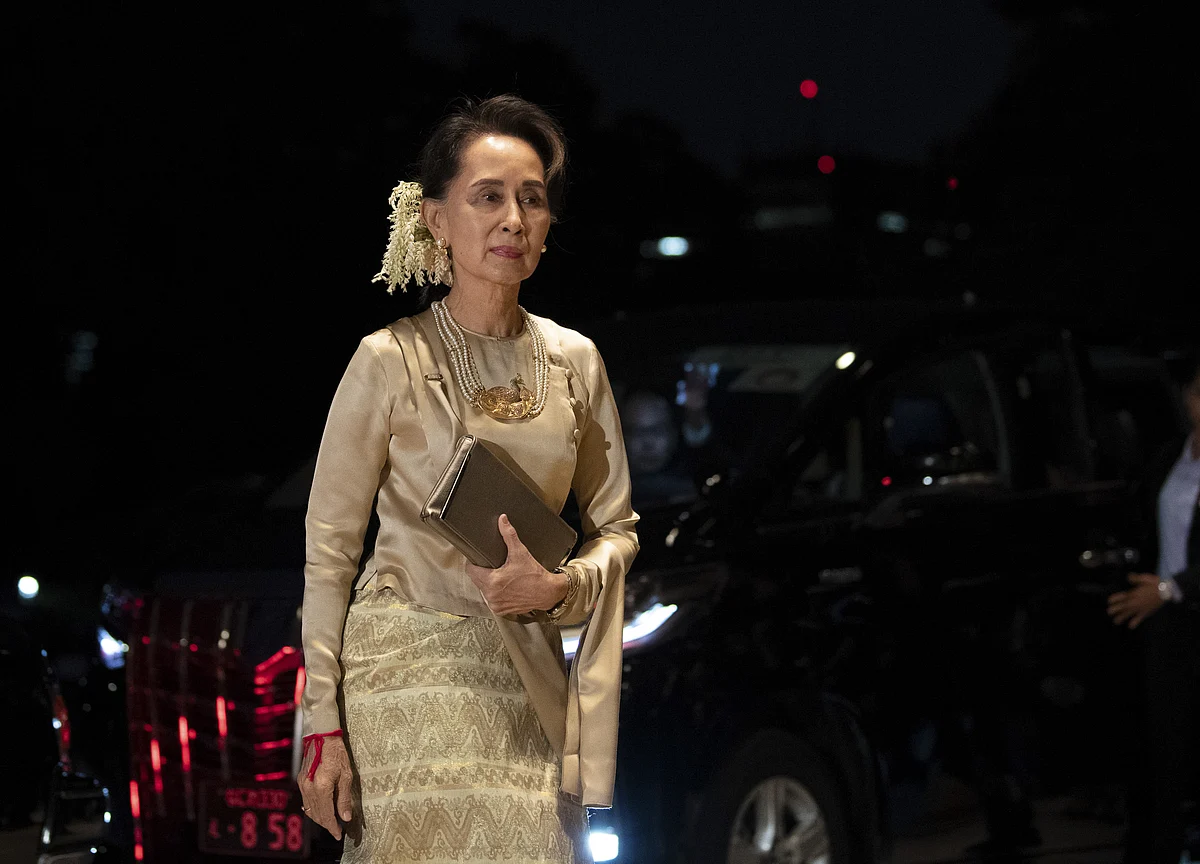 Aung San Suu Kyi Defends Myanmar Military Against Genocide Charges