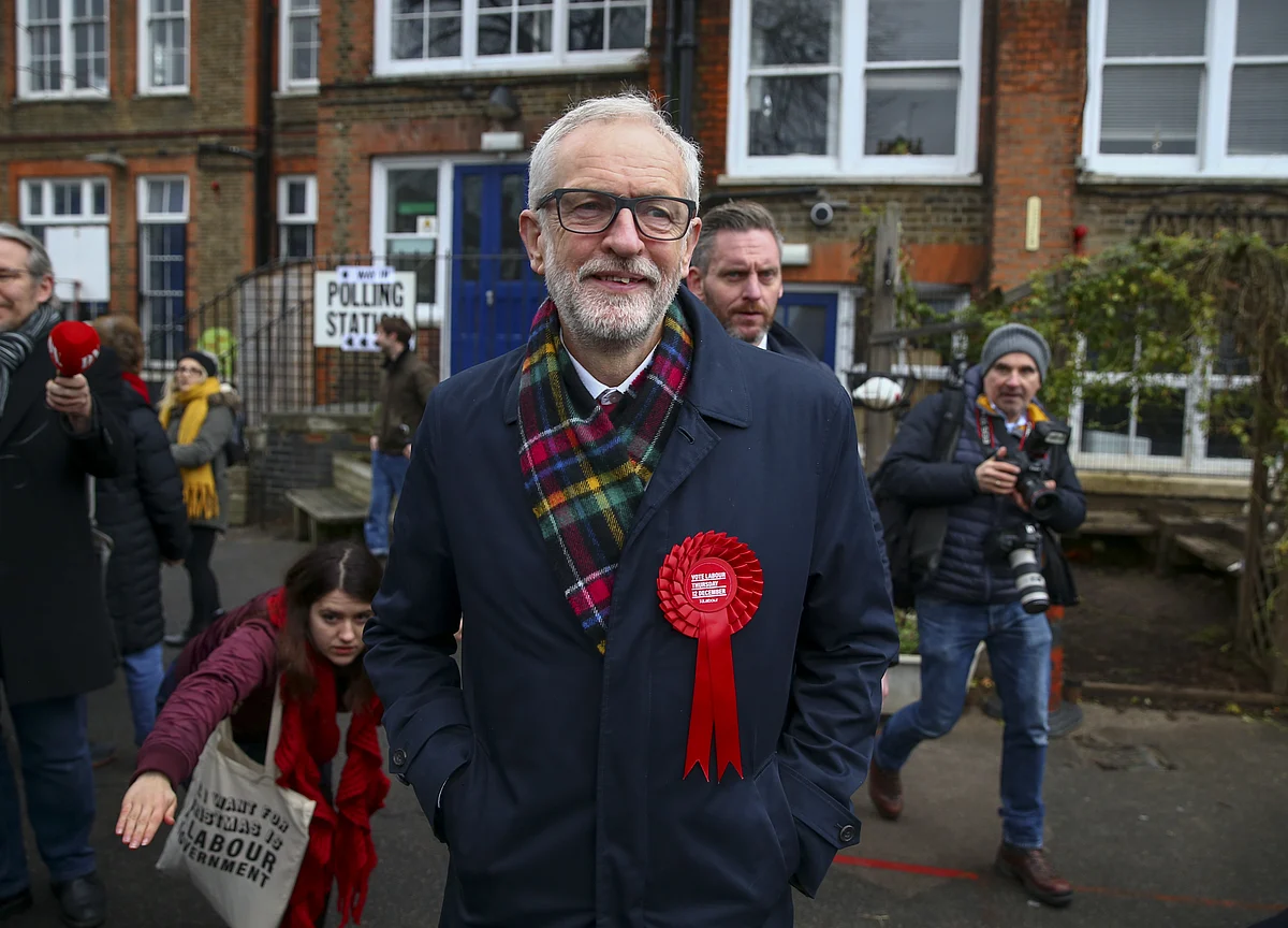 Corbyn to Stand Down as U.K. Labour Party Faces Record Defeat