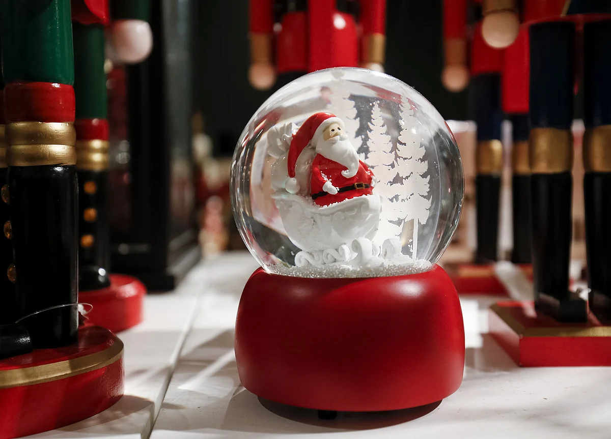 Track Santa’s Flight on Christmas Eve with the U.S. Air Force