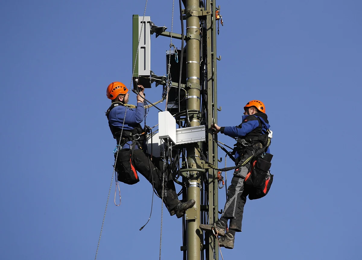 Government To Seek TRAI’s Views On New 5G Spectrum, Wants Auction In 2020
