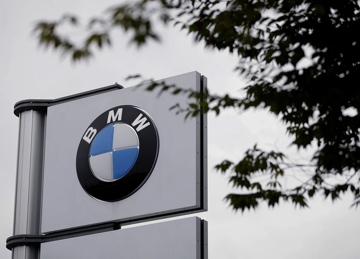 BMW Spoils Auto Earnings Optimism With Warning of Virus Risk