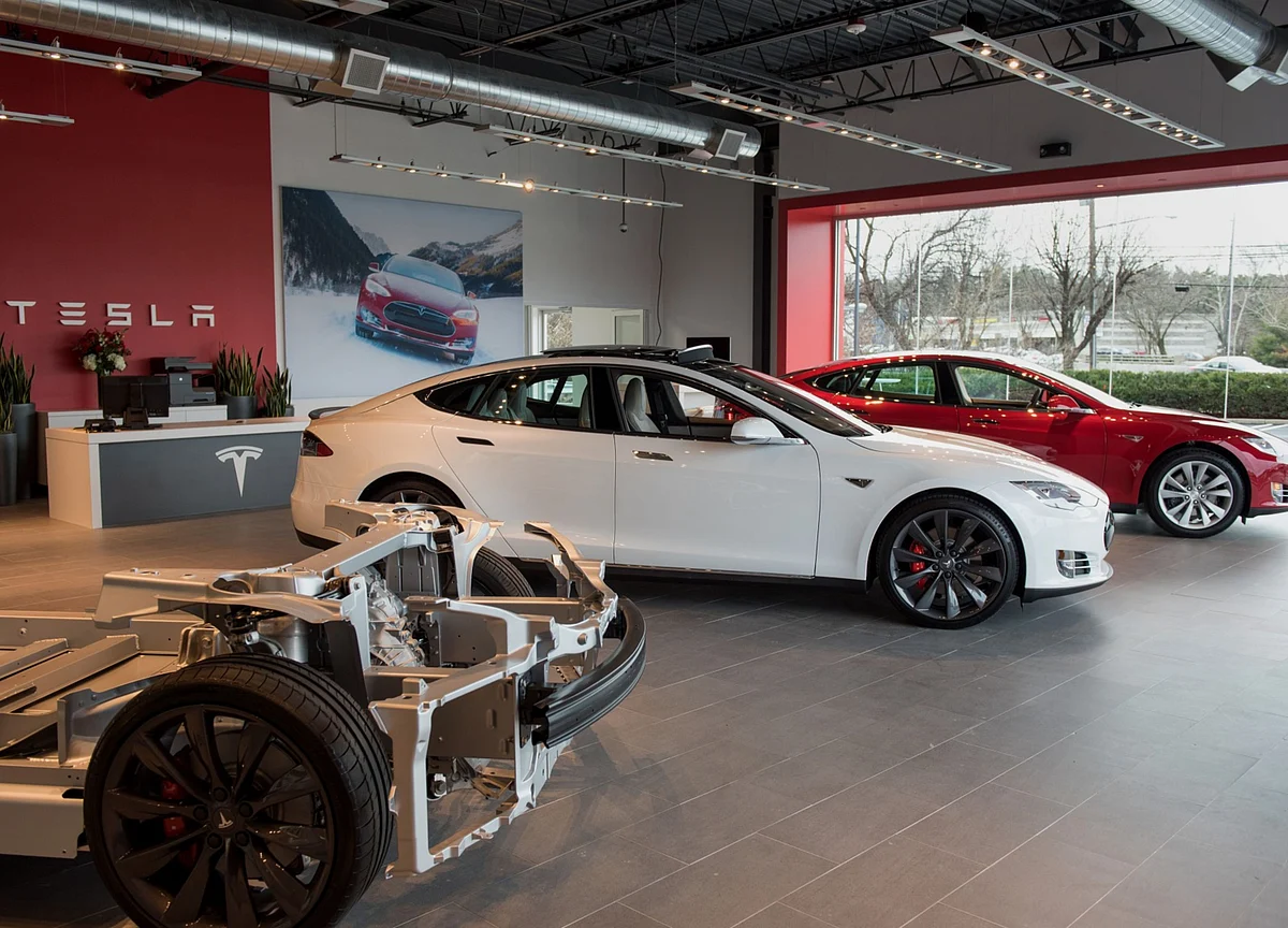Tesla Shorts in ‘Winter of Despair’ With Stock at Record