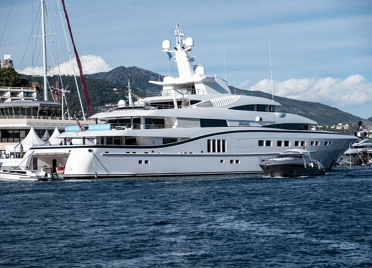 Superyachts Betray Where Billionaires Are Spending Christmas