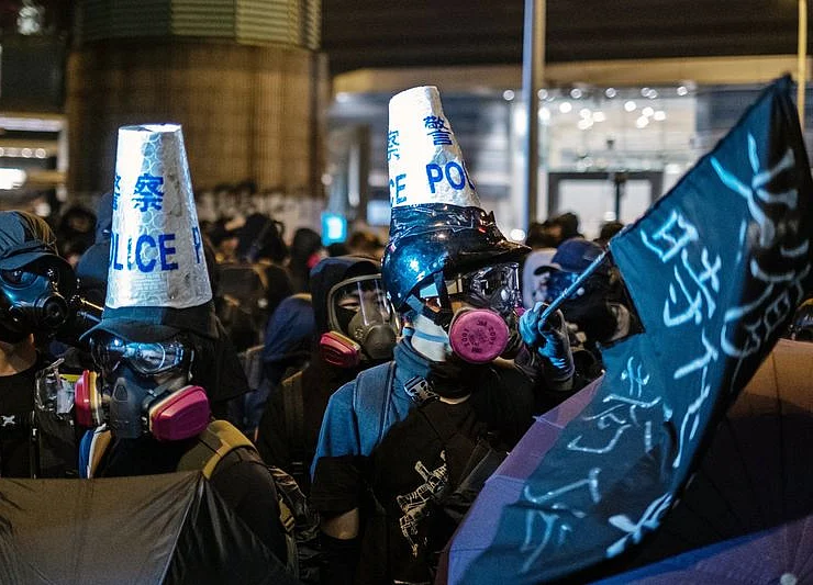 Hong Kong House Prices Stay Stubbornly High in Face of Unrest