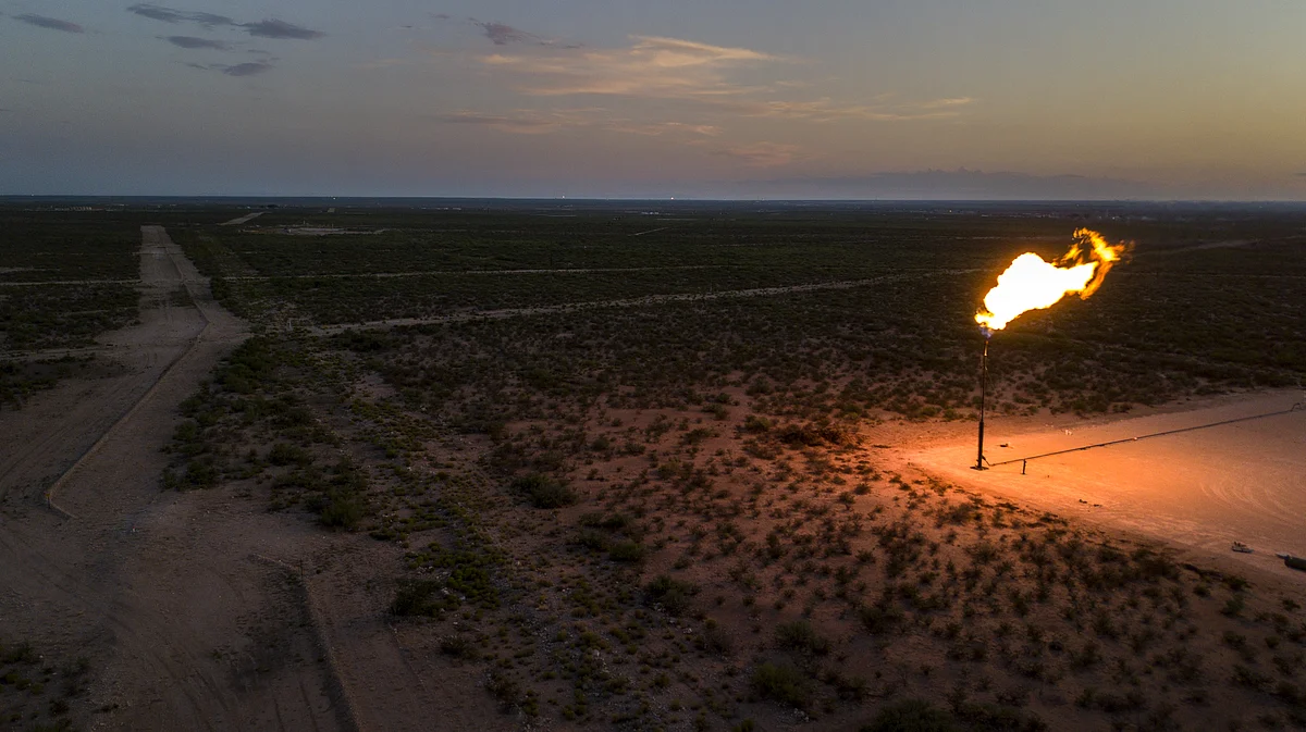 Saudis, Kuwait Agree to Resume Oil Output at Shared Fields
