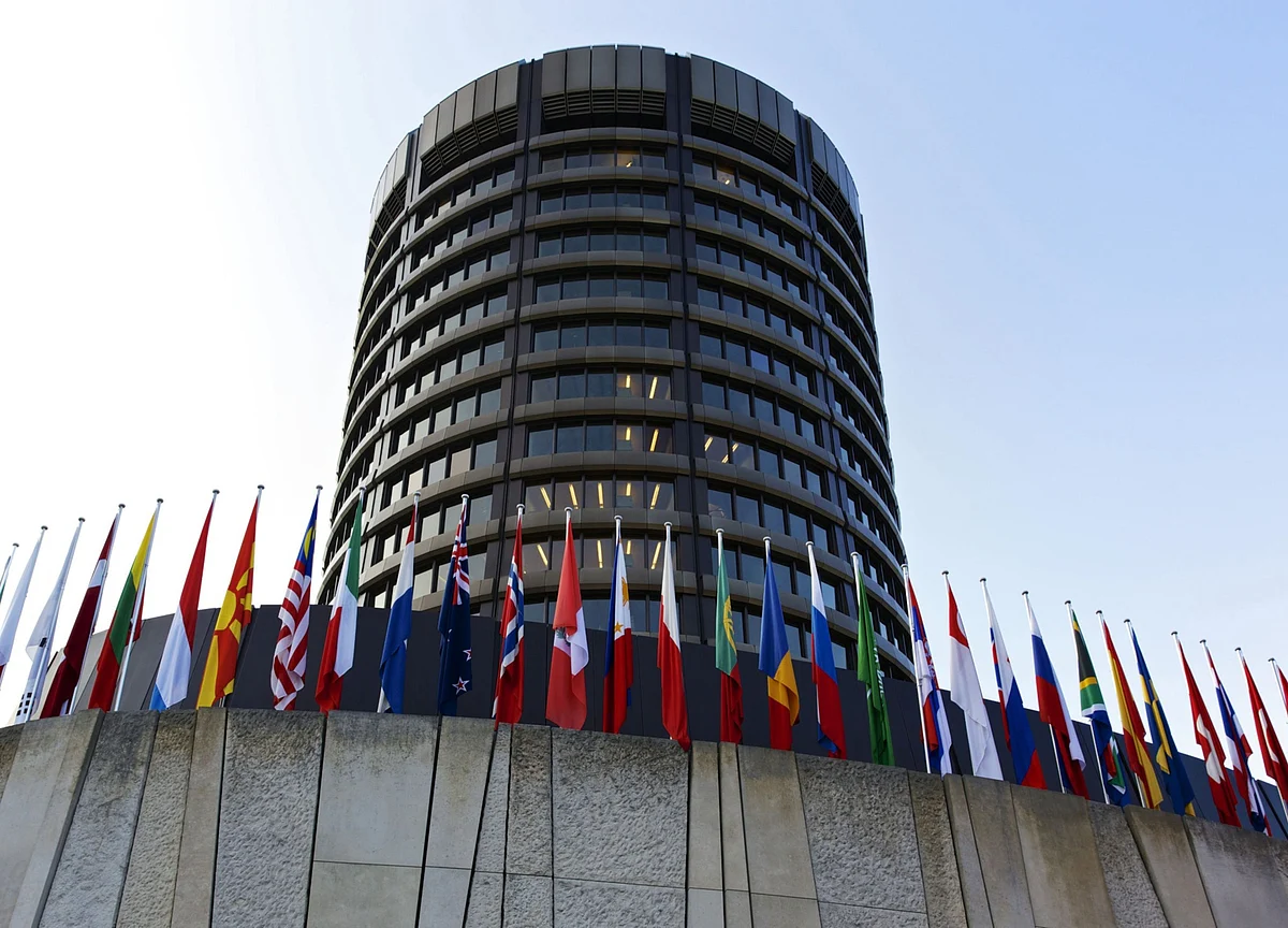 Danger Lurks for Currency Market If Volatility Recurs, BIS Says