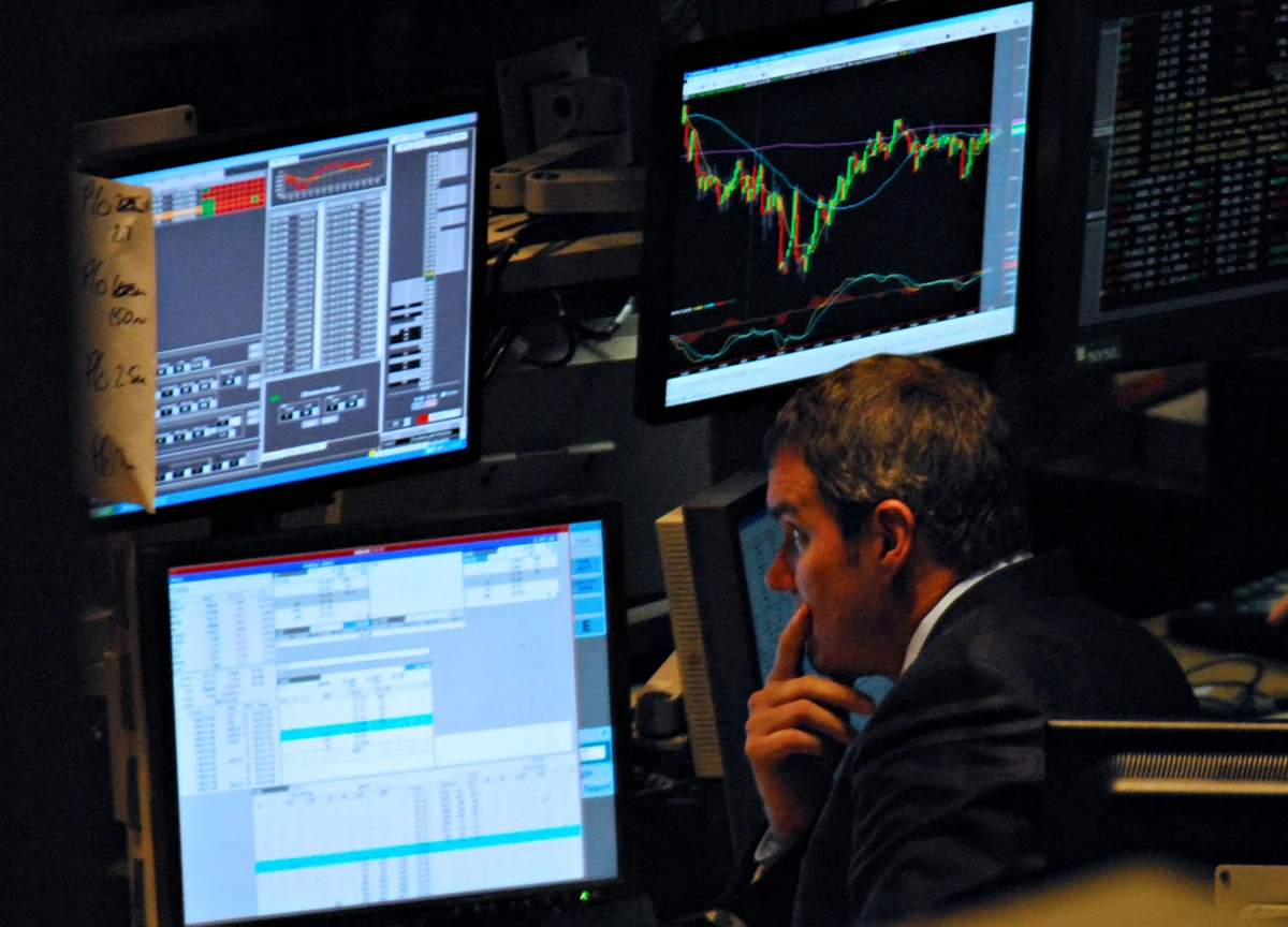 Sensex, Nifty End Lower for Second Day Ahead Of F&O Expiry; RIL, HDFC Twins Top Losers