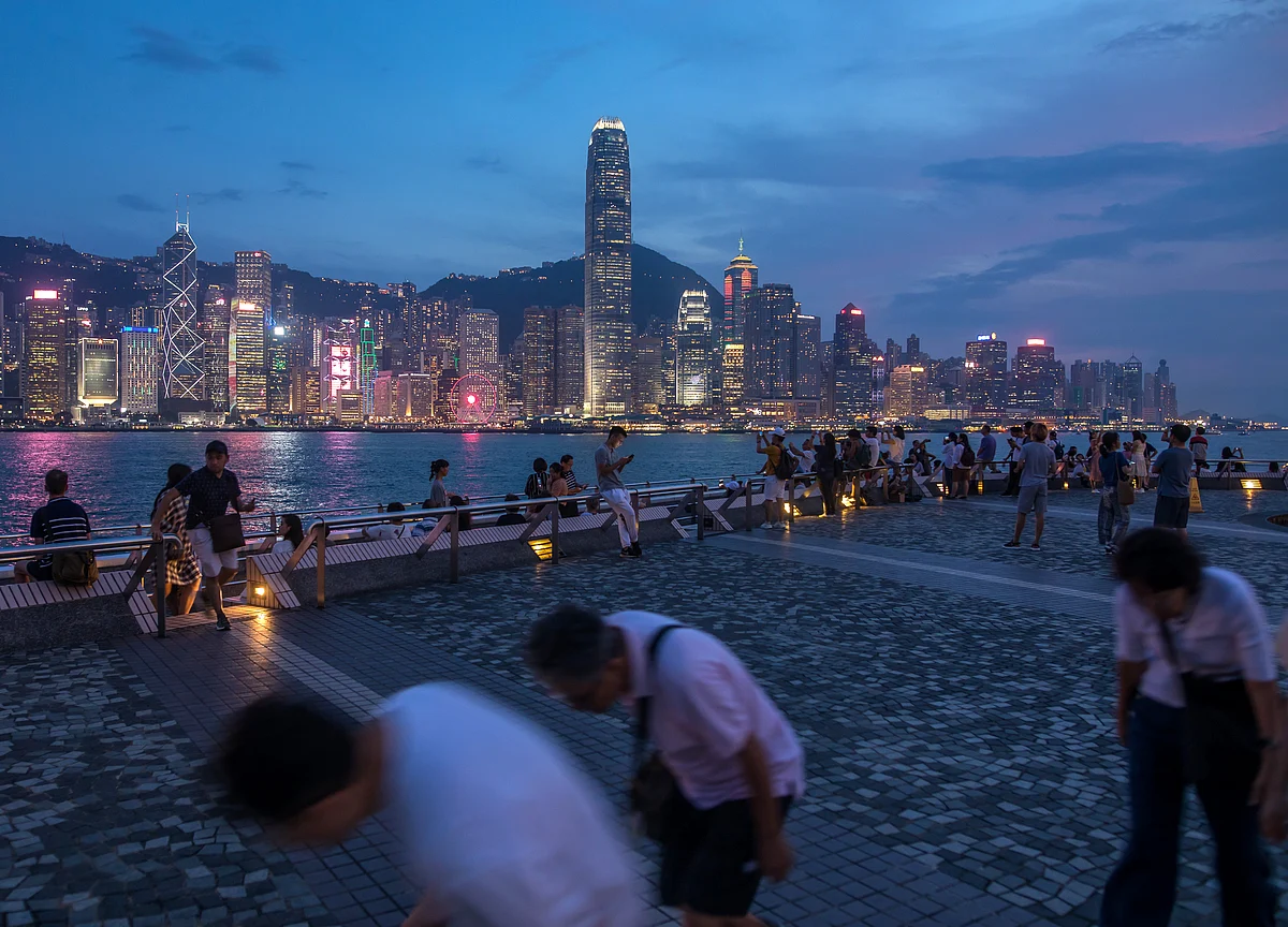 Longest Hong Kong Dollar Rally in Eight Years Is Burning Shorts