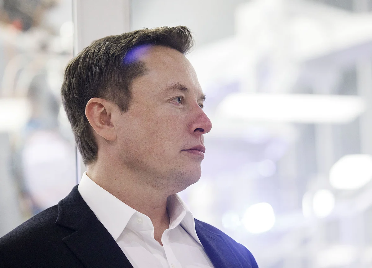 Musk Keeps Tesla Open in Midst of Lockdown, Downplays Risk