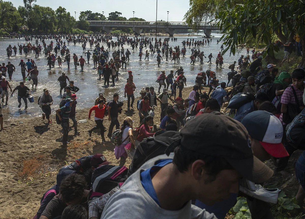 Caravan of 3,000 Tests U.S.-Mexico Pact to Stop Migrants