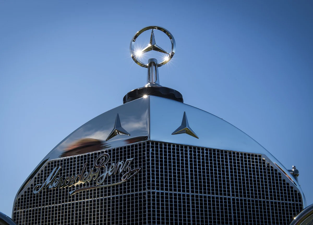 Mercedes-Benz Beats BMW, Audi to Keep Luxury-Car Sales Crown