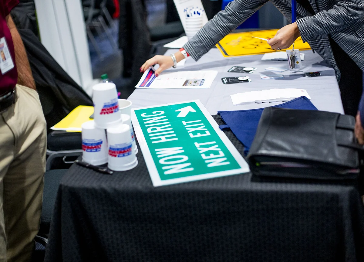 U.S. Jobless Claims Decrease to Lowest Level in Five Weeks