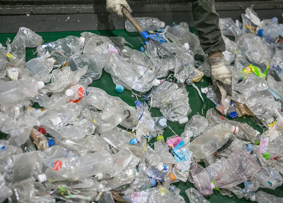 World’s Biggest Producer of Plastic to Curtail Its Use