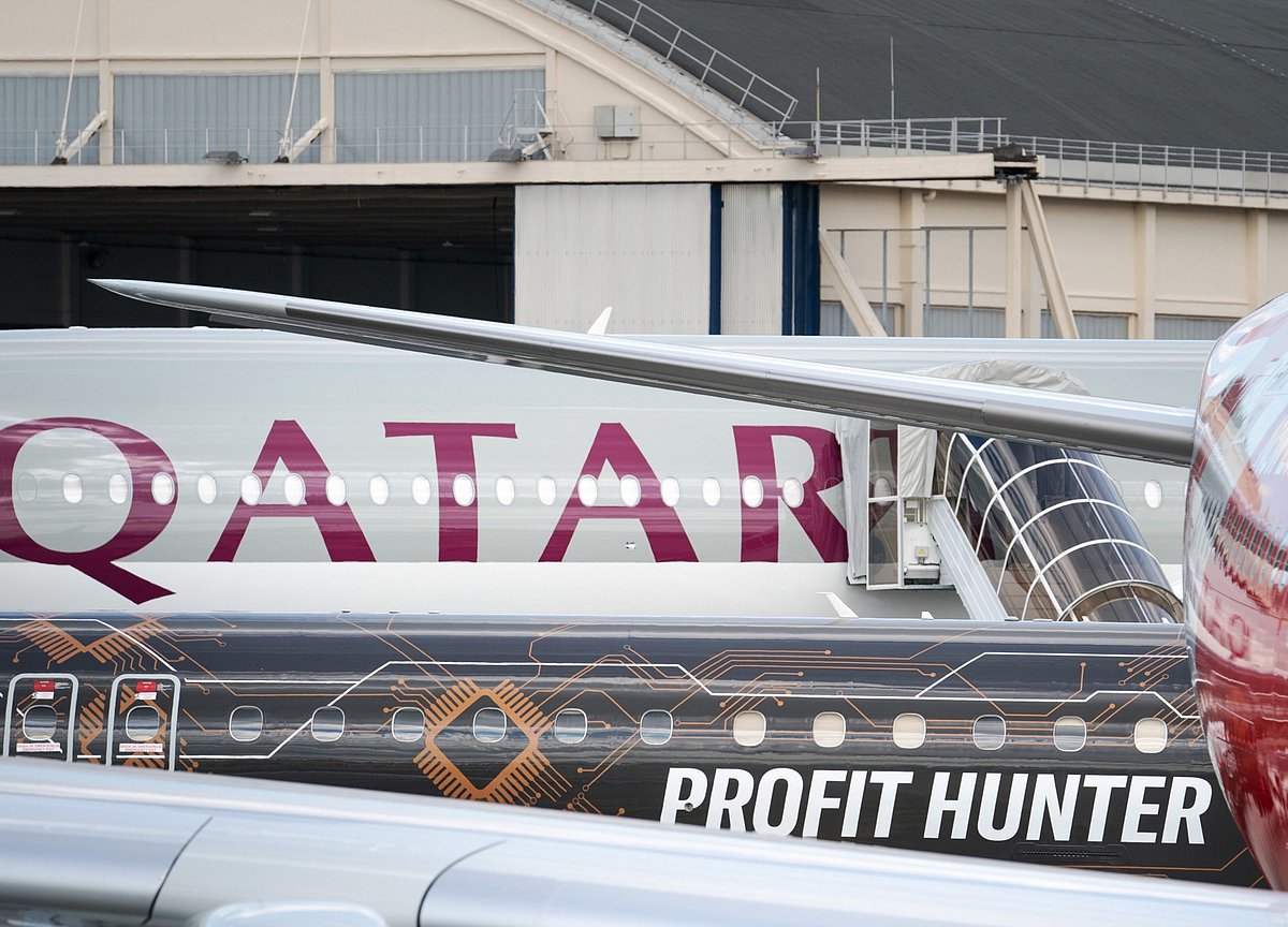 Qatar Airways Narrows Full Year Loss With Sales Surge Ceo Says
