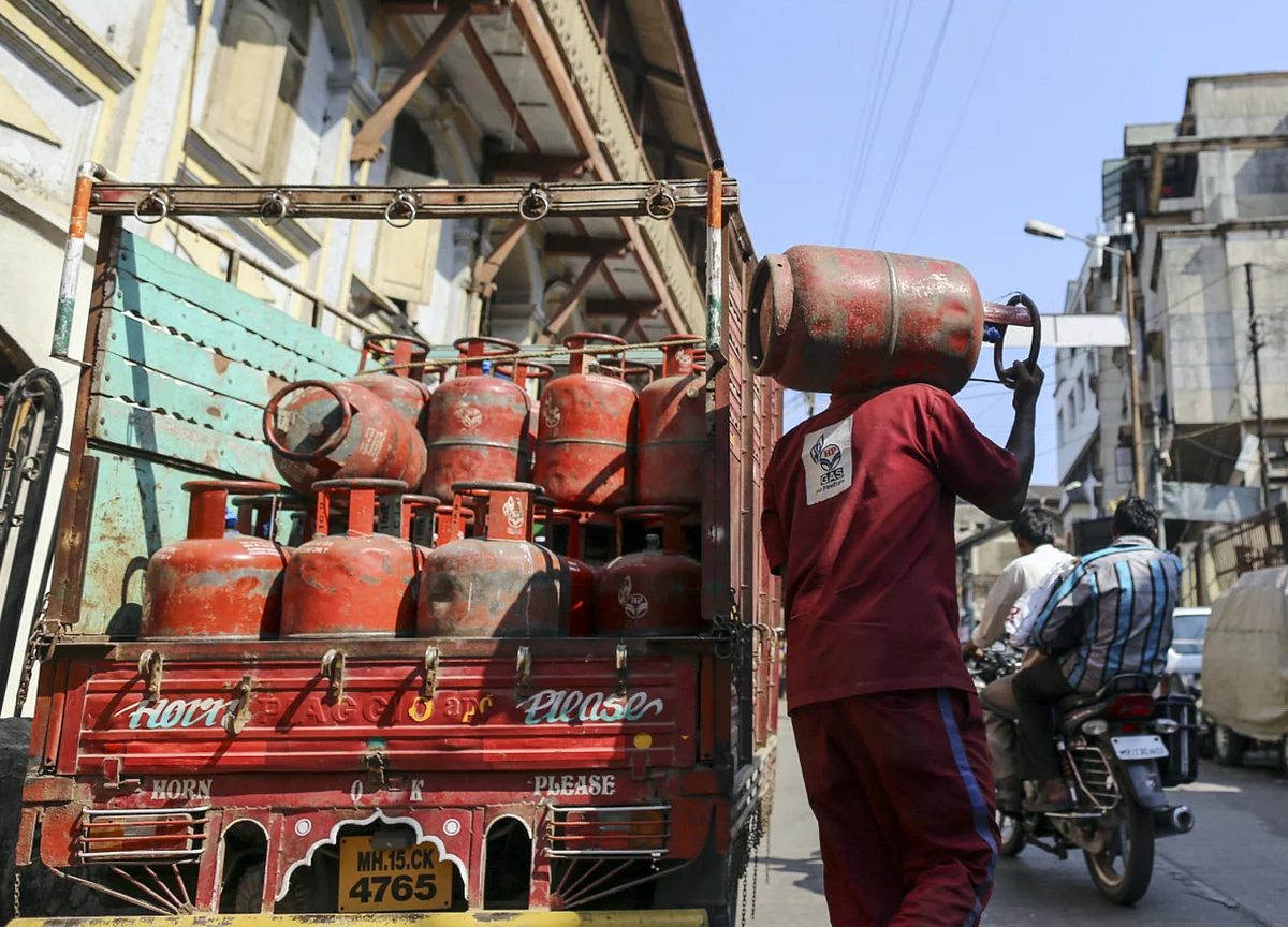 Non-Subsidised LPG Cylinder Price Hiked By Rs 19; ATF Cost Up 2.6%