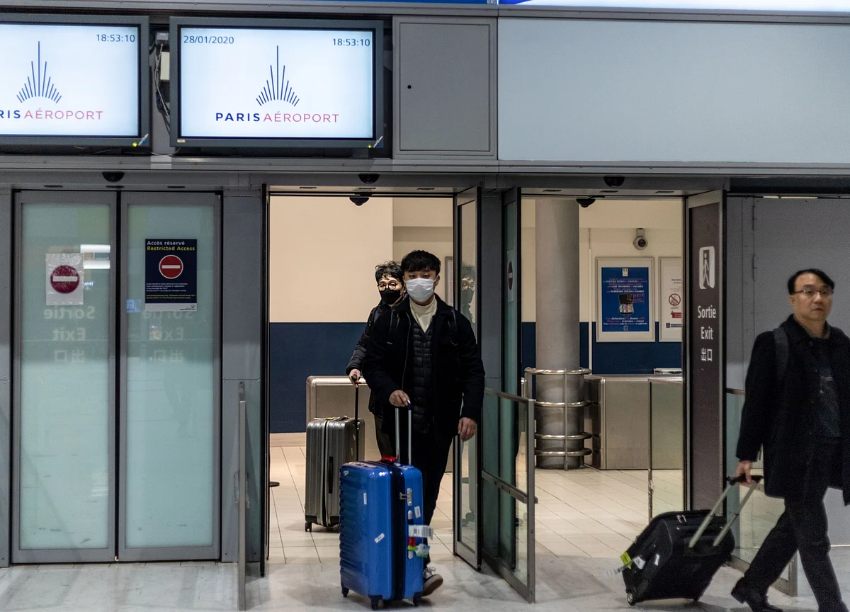 25 More Coronavirus Deaths in China, Hong Kong Restricts Travel
