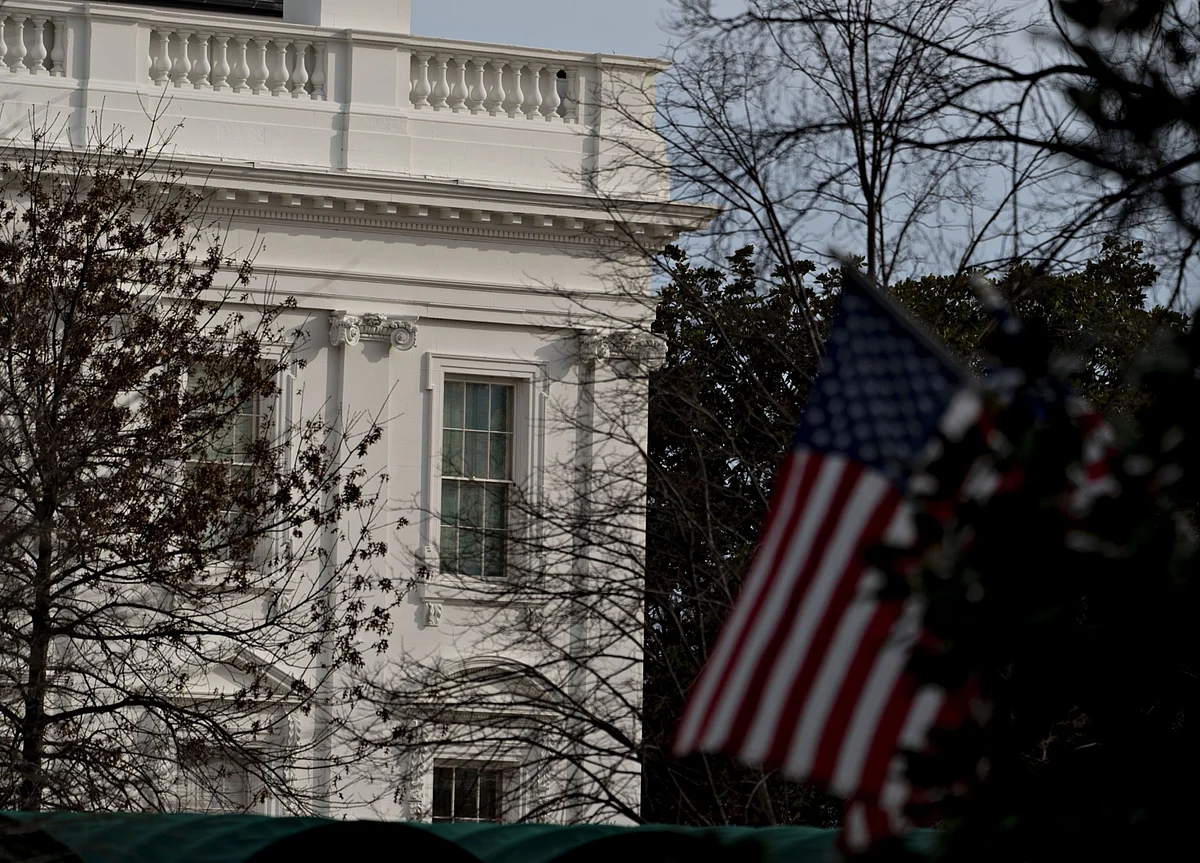 White House Plans Tax Cut, Hopeful of a Republican House Majority