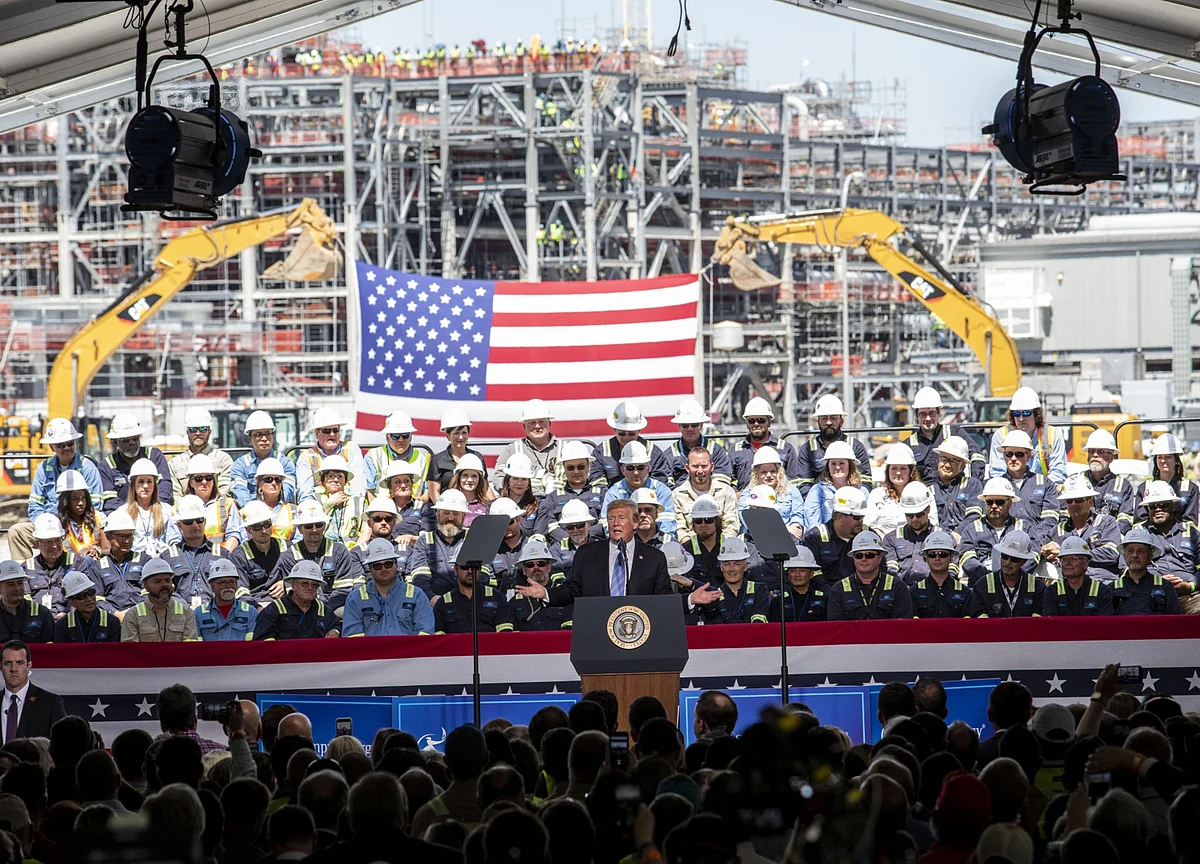 Gas Exports Have a Dirty Secret: A Carbon Footprint Rivaling Coal’s