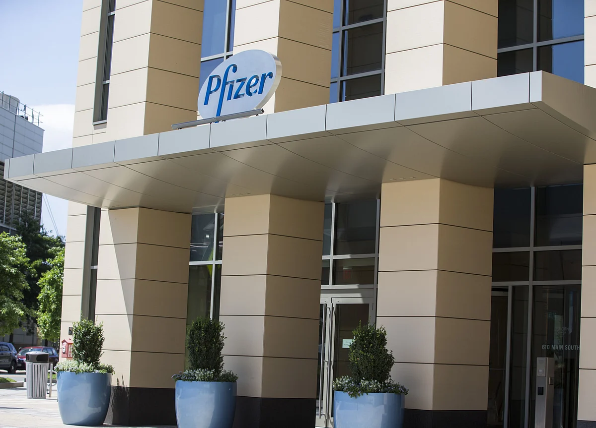 Pfizer Eyes IPO of Glaxo Consumer Venture in 3 to 4 Years