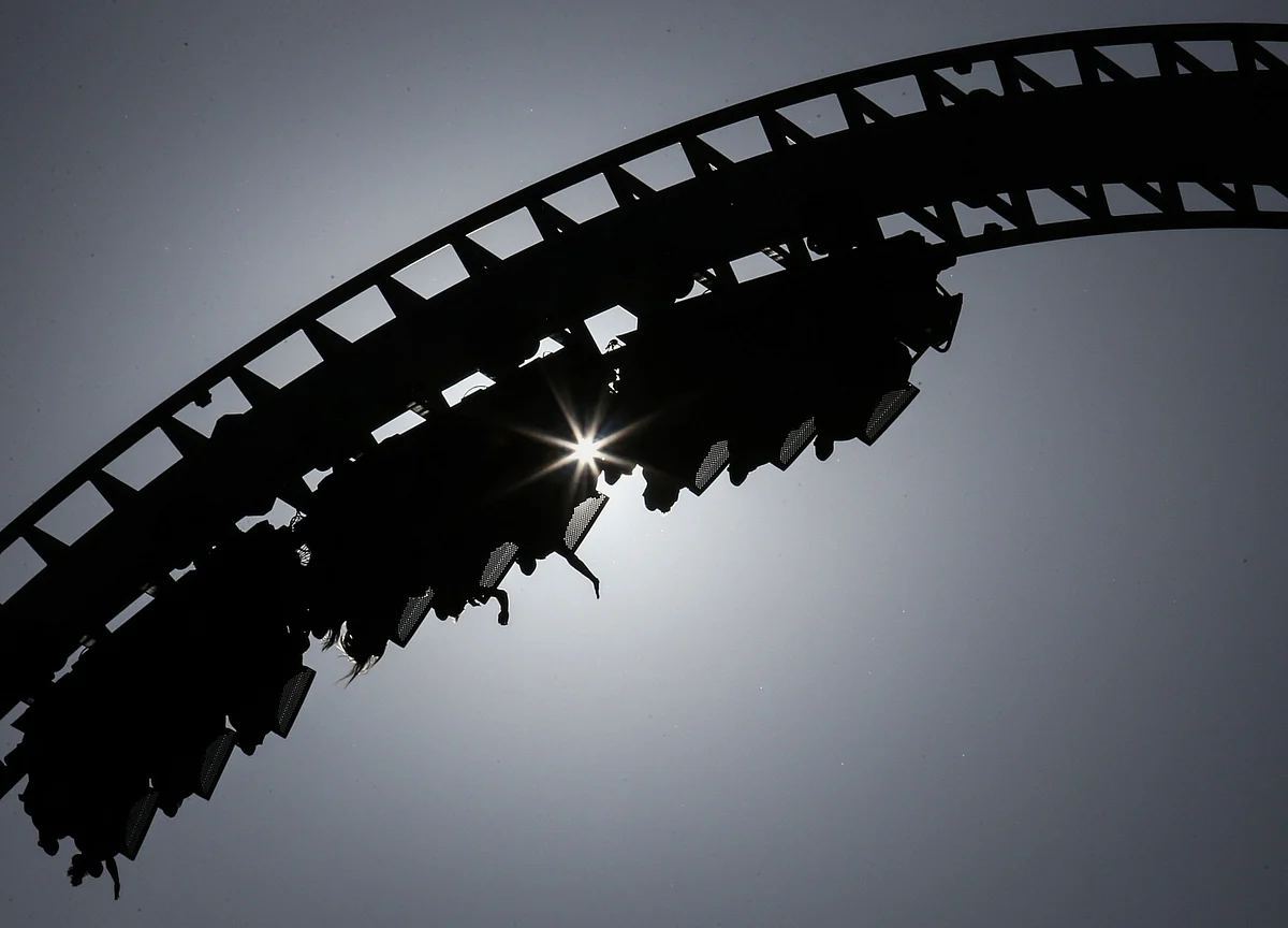 Six Flags Plunges to Five-Year Low on Warning Over China Parks