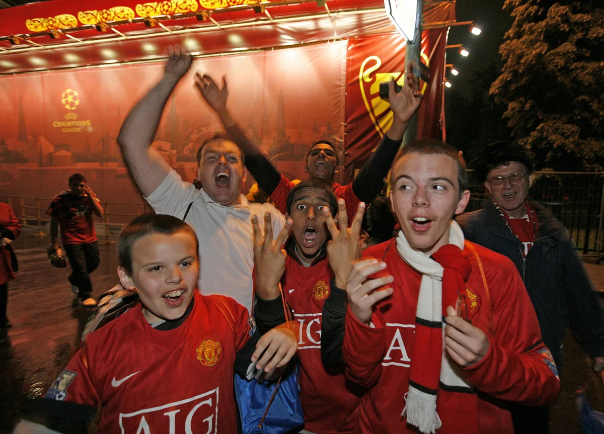 Manchester United Risks Fall From U.K. Soccer Money Lead